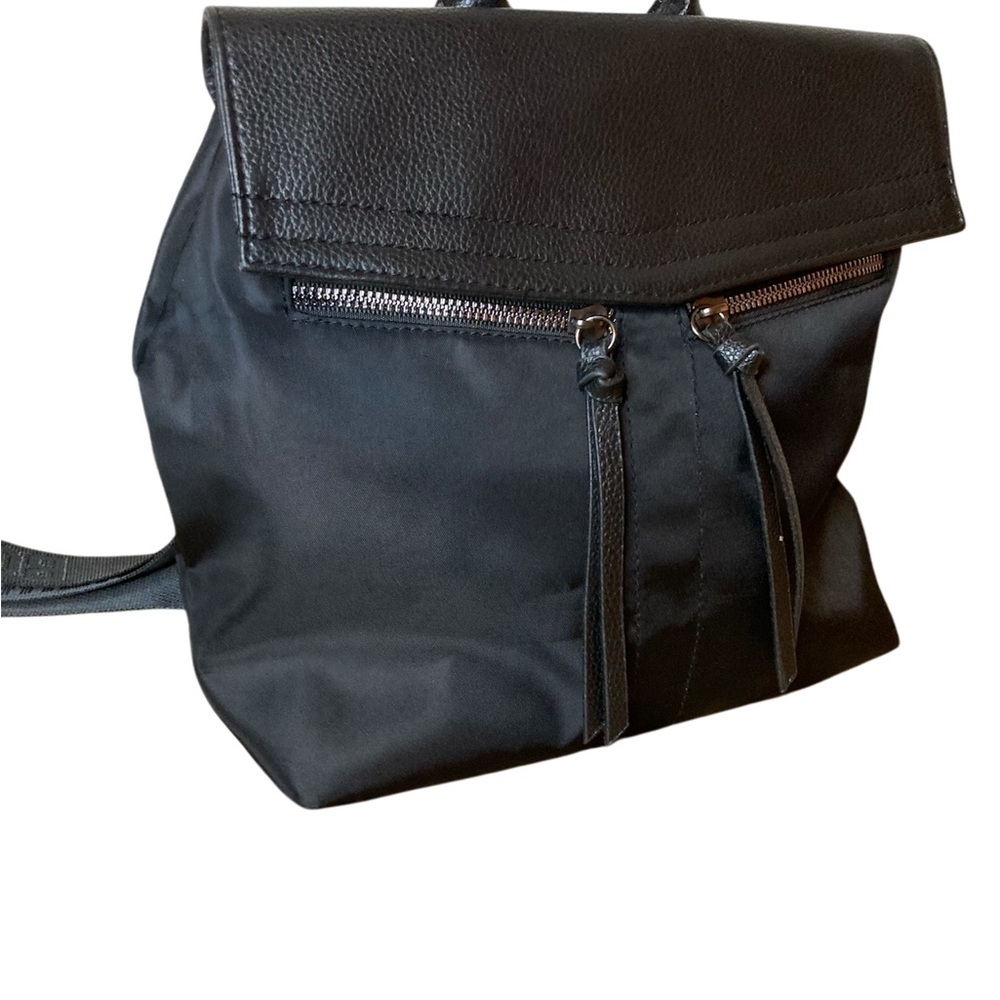 NWT Botkier mini trigger NYLON BACKPACK BLACK WITH GUITAR LIKE LOGO STRAPS - Picture 3 of 7